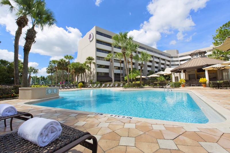 double-tree-disney-springs-hotels-orlando-day-pool