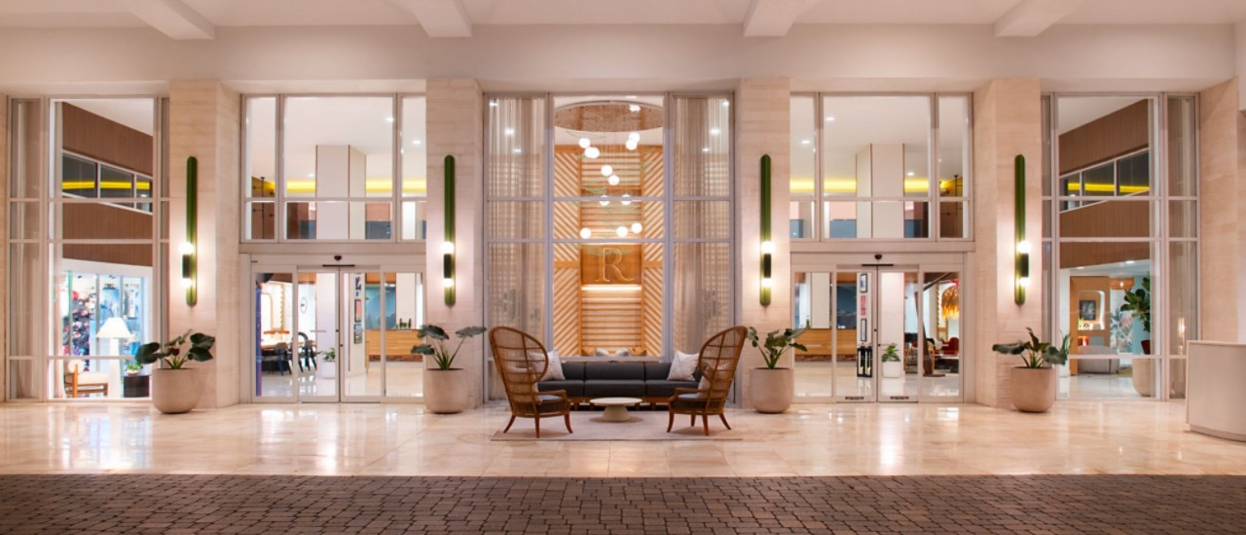 Exterior arrival entrance of Renaissance Orlando Resort – Disney Springs® Area in Lake Buena Vista