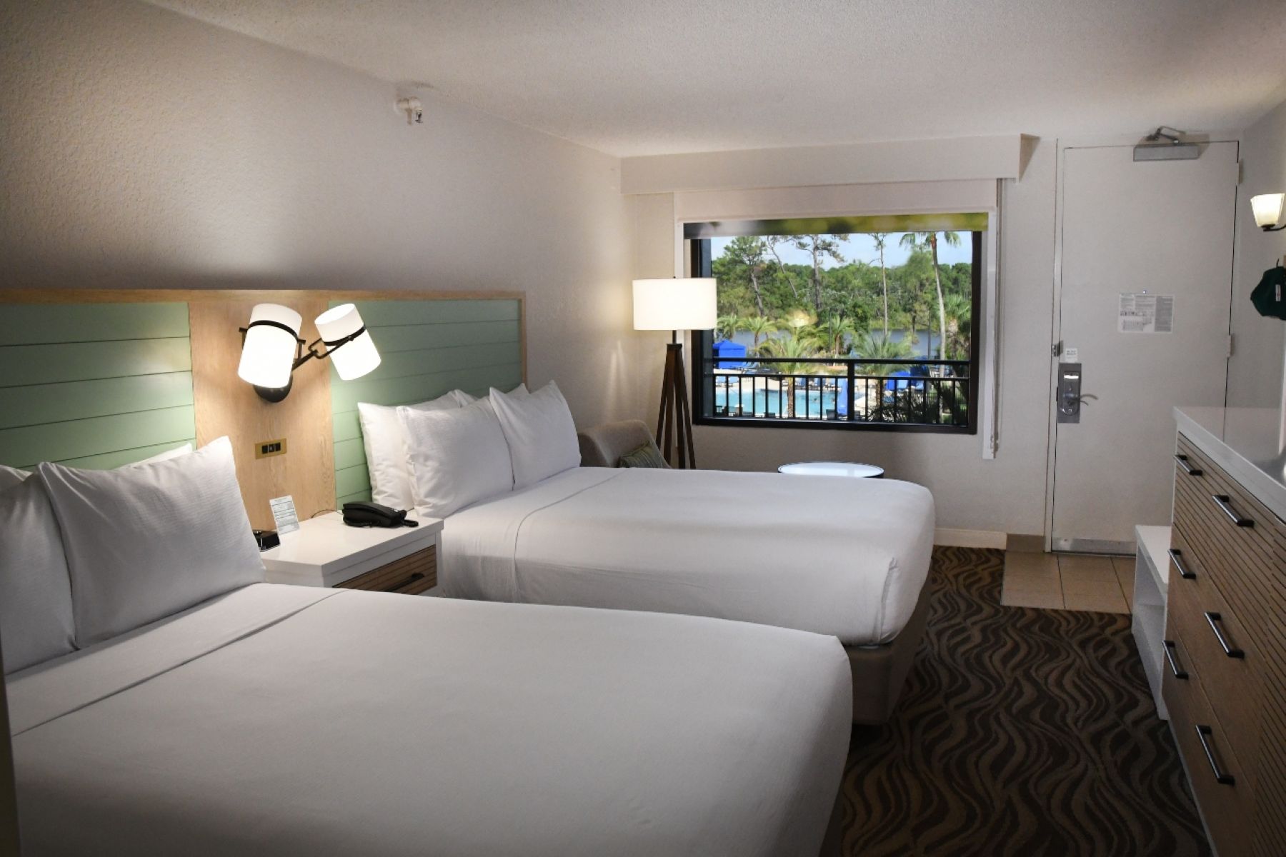 Wyndham Garden Lake Buena Vista – Disney Springs® Resort Area Courtyard View Room Wyndham Garden Lake Buena Vista – Disney Springs® Resort Area Courtyard View Room