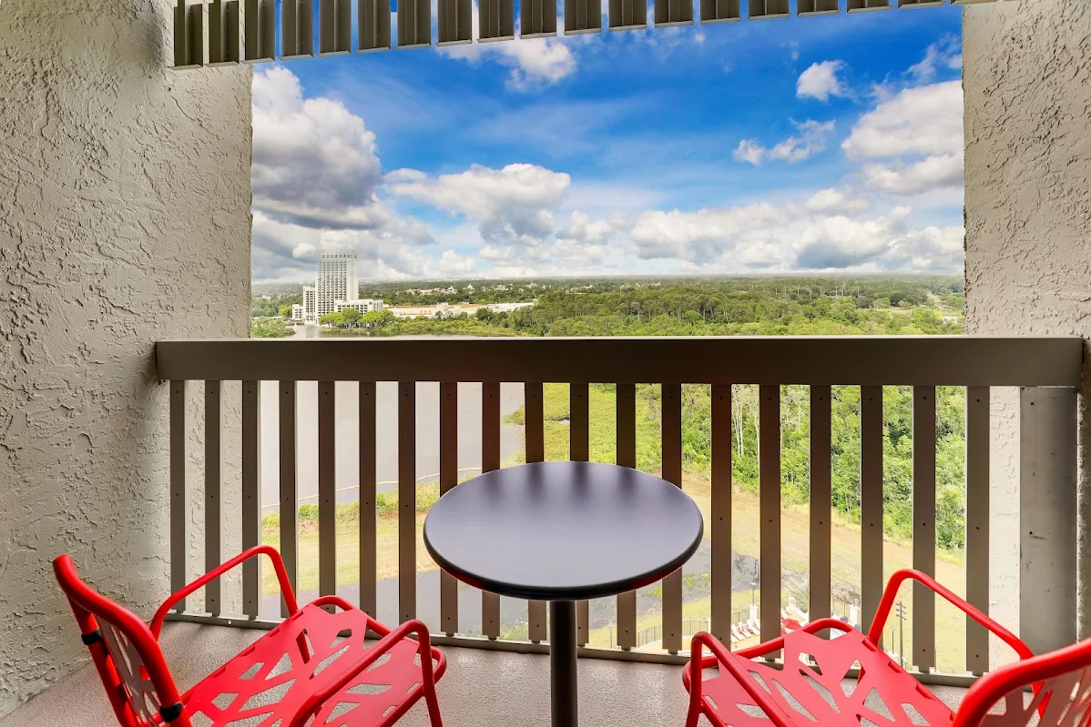 Drury Plaza Hotel Orlando - King room with terrace 2