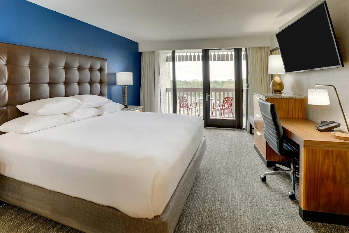 Drury Plaza Hotel Orlando - King room with terrace