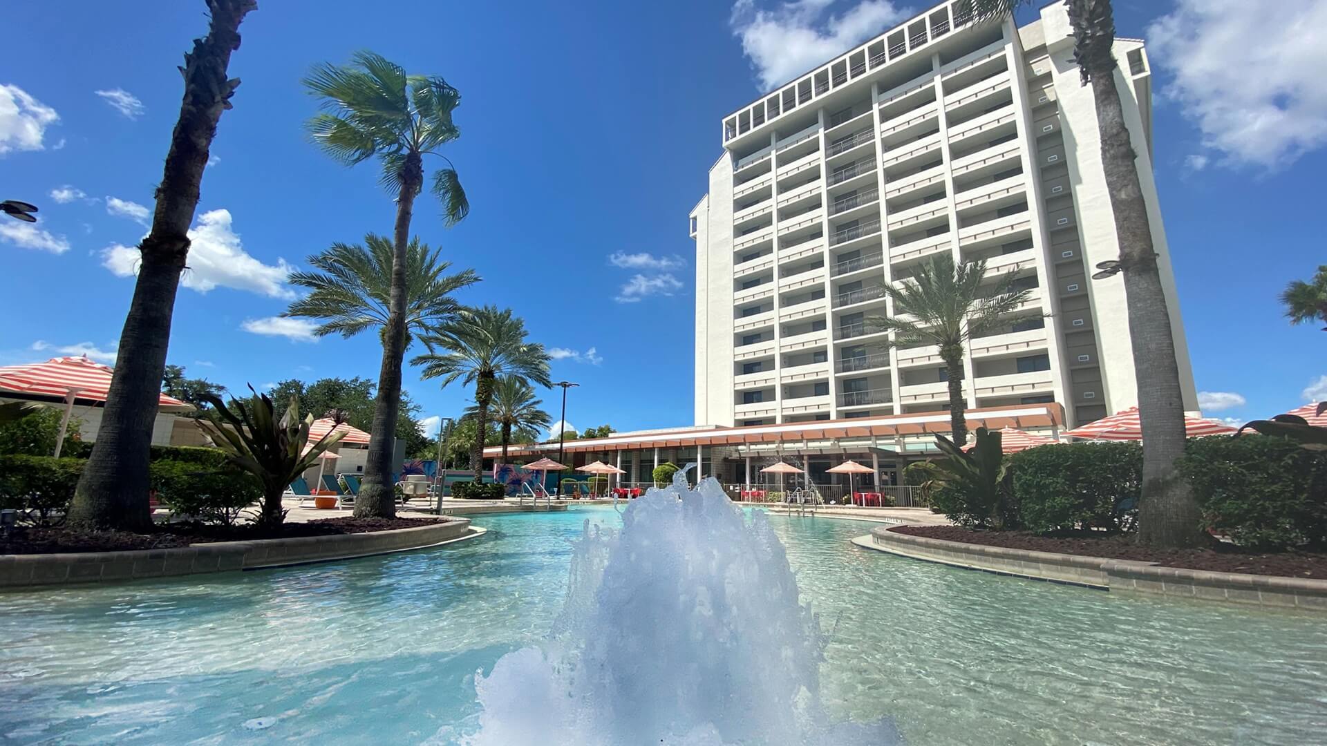 Holiday Inn Orlando – Disney Springs® Area - Beach-Entry Pool