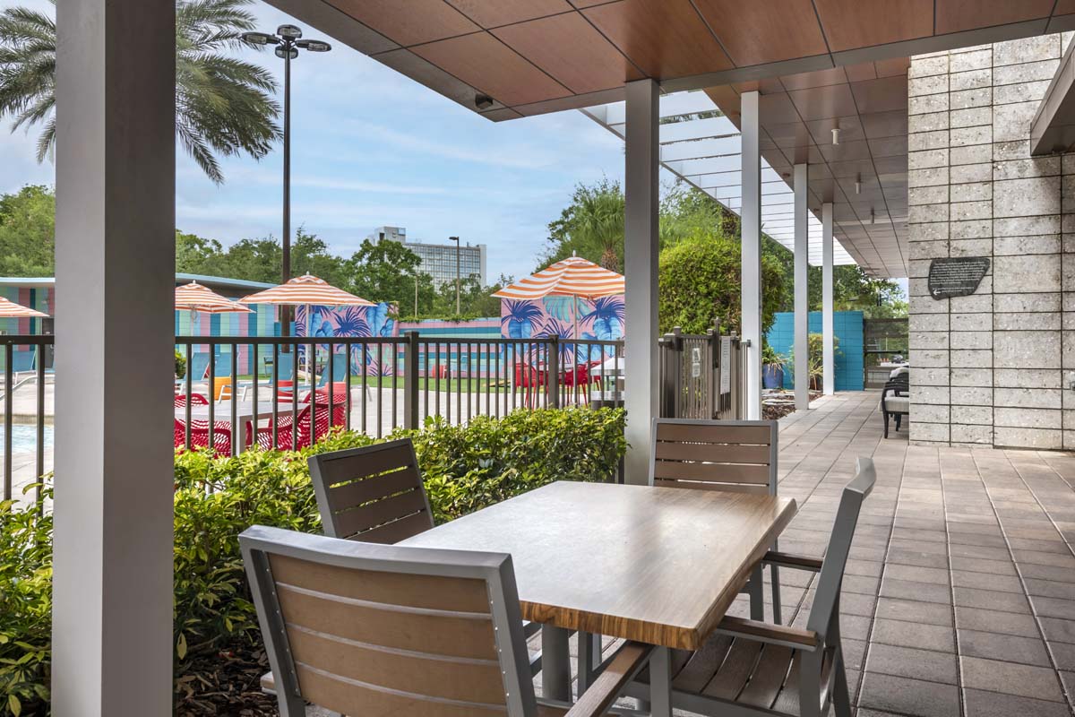 Holiday Inn Orlando – Disney Springs® Area Outdoor Dining