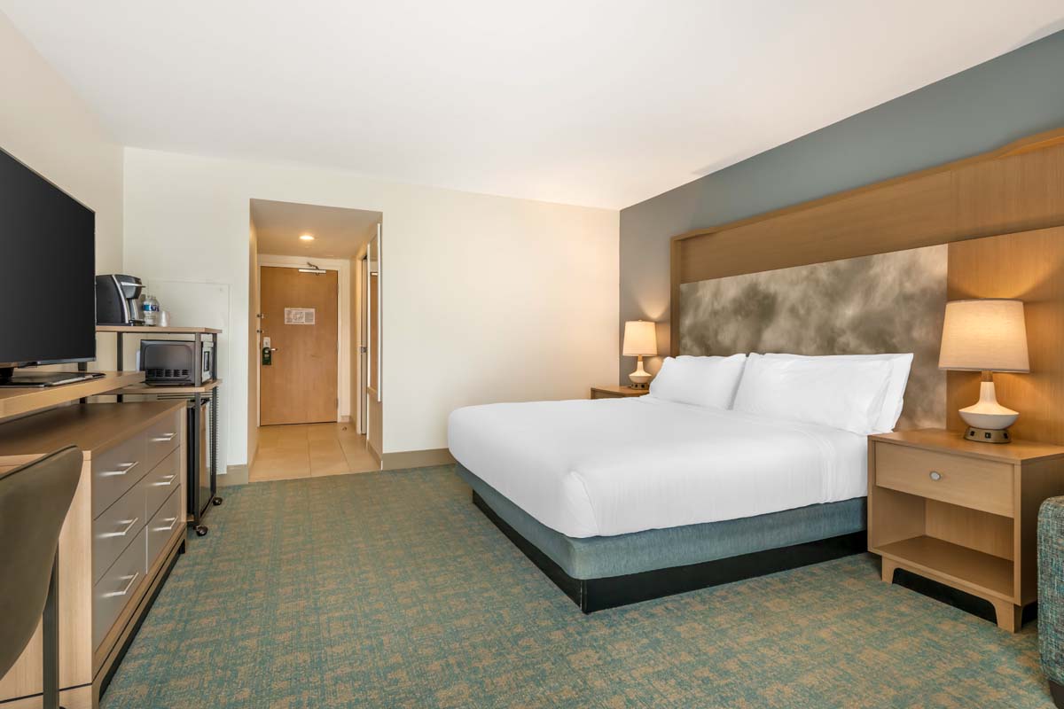 Holiday Inn Orlando – Disney Springs® Area Standard Room
