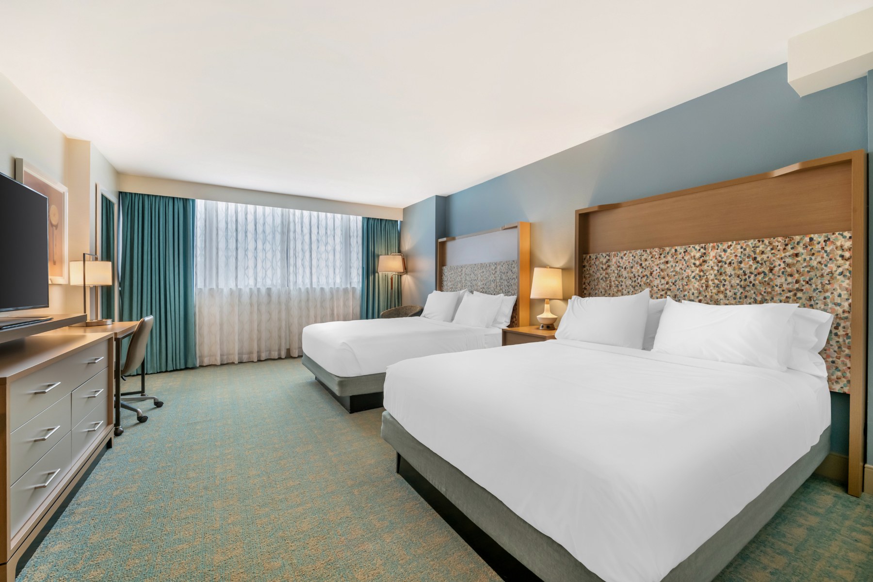 Holiday Inn Orlando Disney Springs Two Queen Non Balcony Room