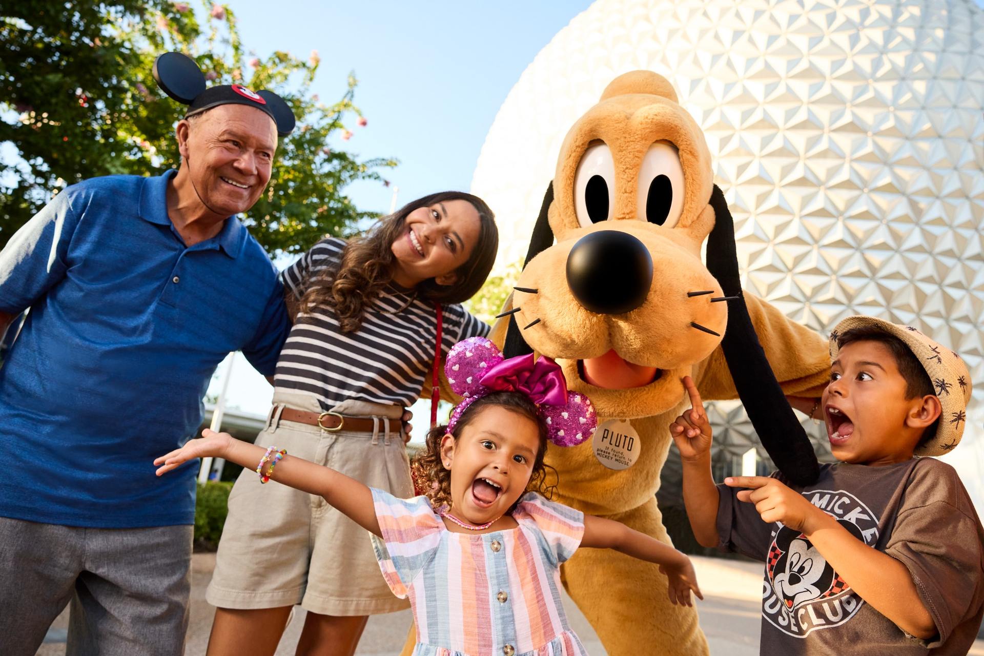 EPCOT® Guests with Characters